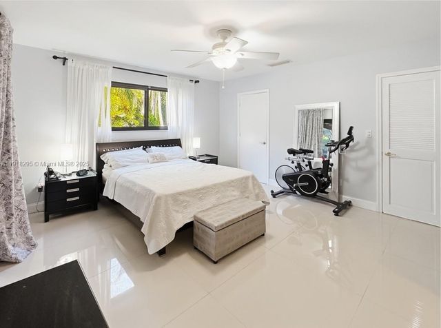 8695 SW 110th St, Miami, FL 33156