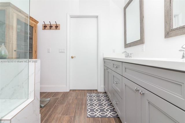 8695 SW 110th St, Miami, FL 33156