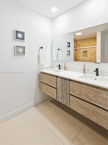 8695 SW 110th St, Miami, FL 33156