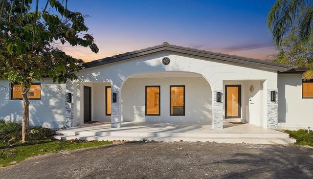 8695 SW 110th St, Miami, FL 33156