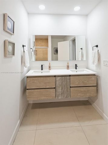 8695 SW 110th St, Miami, FL 33156