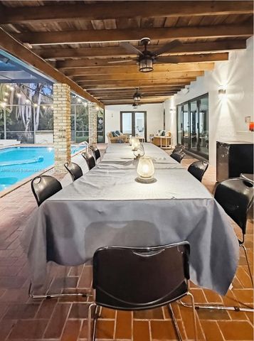 8695 SW 110th St, Miami, FL 33156