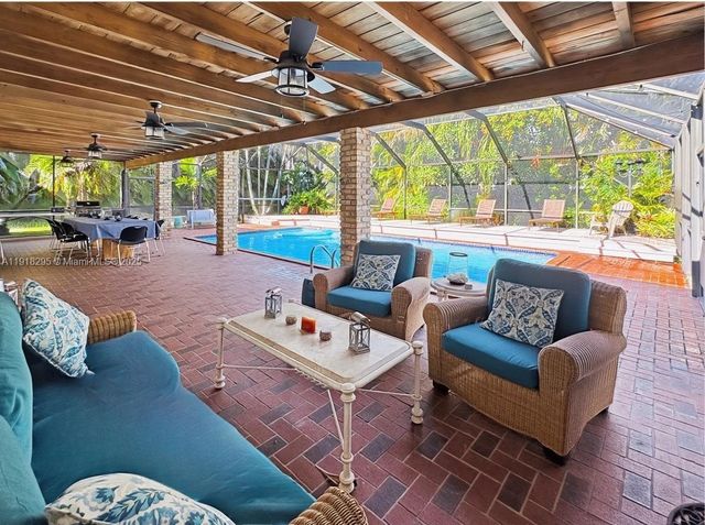 8695 SW 110th St, Miami, FL 33156