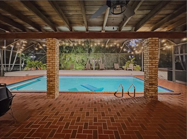 8695 SW 110th St, Miami, FL 33156