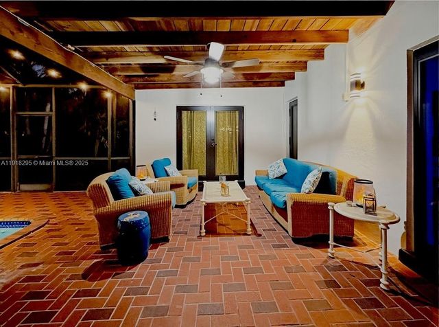 8695 SW 110th St, Miami, FL 33156