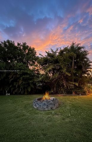 8695 SW 110th St, Miami, FL 33156