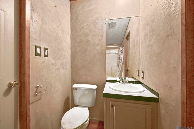 32324 Lockslie Dr, Denham Springs, LA 70706