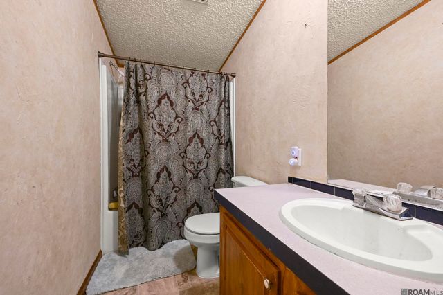 32324 Lockslie Dr, Denham Springs, LA 70706