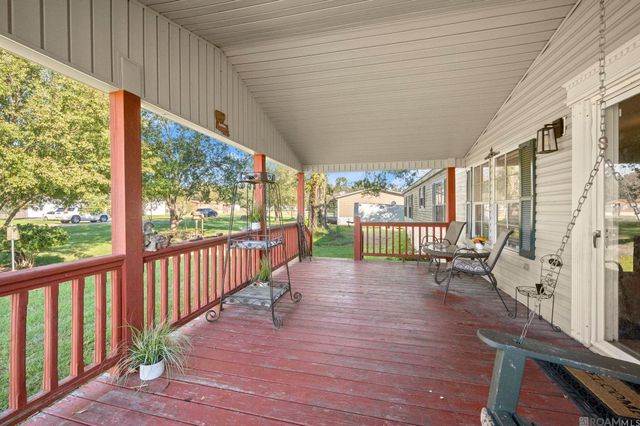 32324 Lockslie Dr, Denham Springs, LA 70706