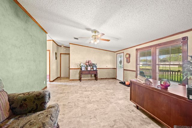 32324 Lockslie Dr, Denham Springs, LA 70706