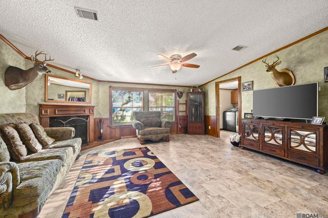 32324 Lockslie Dr, Denham Springs, LA 70706