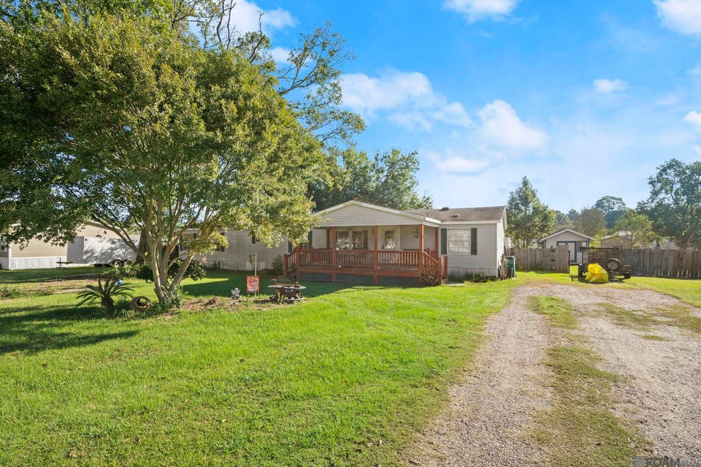 32324 Lockslie Dr, Denham Springs, LA 70706