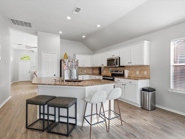 1316 Pelham Lane, Lewisville, TX 75077