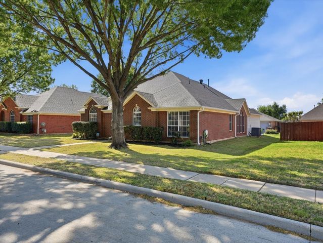 1316 Pelham Lane, Lewisville, TX 75077