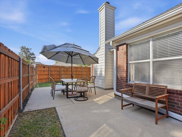 1316 Pelham Lane, Lewisville, TX 75077