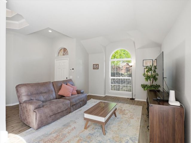 1316 Pelham Lane, Lewisville, TX 75077