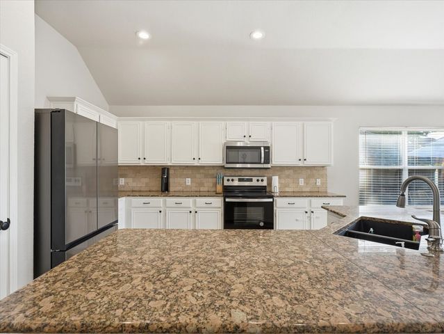 1316 Pelham Lane, Lewisville, TX 75077