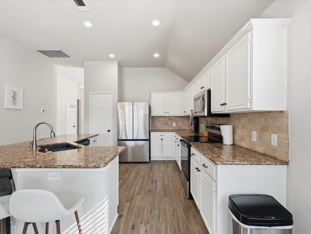 1316 Pelham Lane, Lewisville, TX 75077