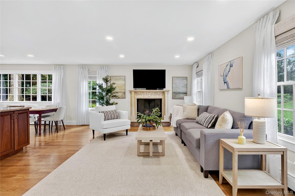 88 Knollwood Avenue, Huntington, NY 11743 — photo 4