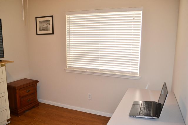 121 Golfview Drive, Conroe, TX 77356