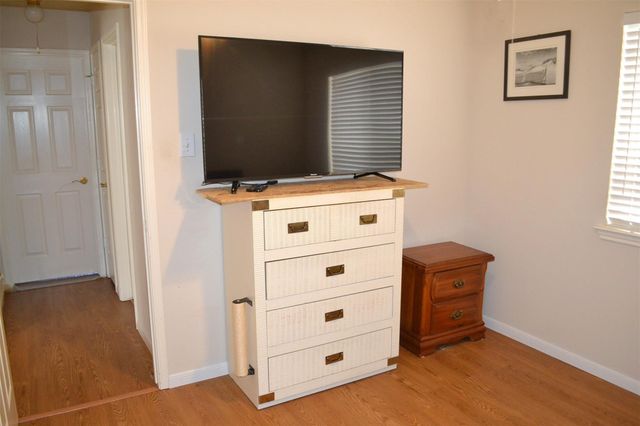 121 Golfview Drive, Conroe, TX 77356