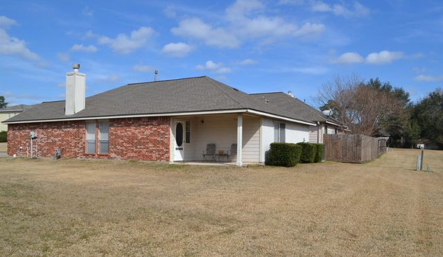 121 Golfview Drive, Conroe, TX 77356