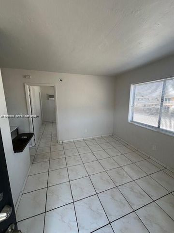 110 W 26th St 6, Hialeah, FL 33010