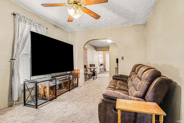 107 N Grand Boulevard, Osceola, IN 46561