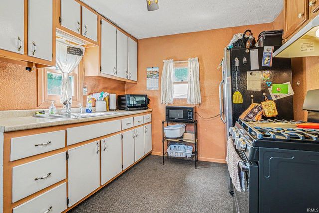 107 N Grand Boulevard, Osceola, IN 46561