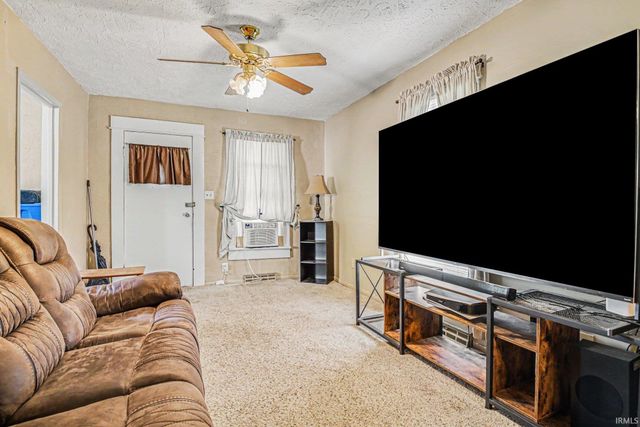 107 N Grand Boulevard, Osceola, IN 46561