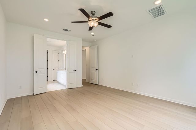 1208 Legends LN, Georgetown, TX 78628