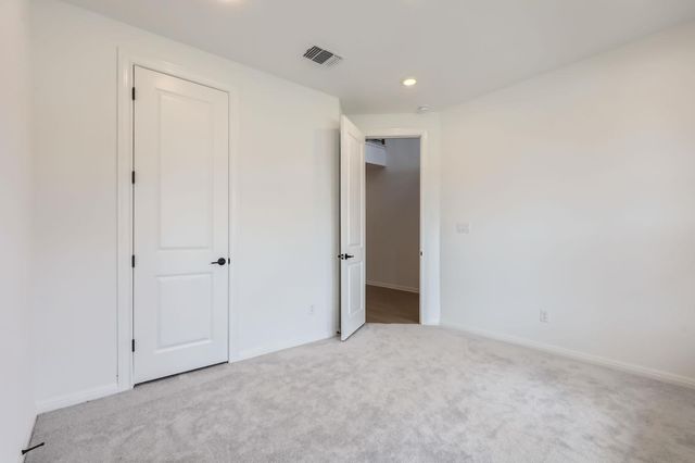 1208 Legends LN, Georgetown, TX 78628