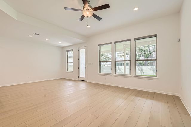 1208 Legends LN, Georgetown, TX 78628