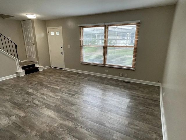 7609 Bristol Lane E, Hanover Park, IL 60133