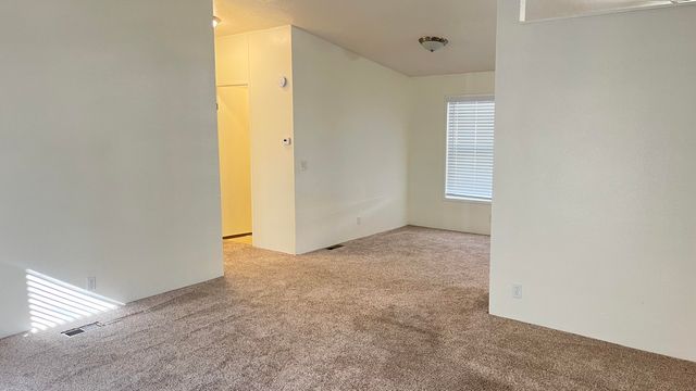 8401 Old Stage Road UNIT 27, Central Point, OR 97502