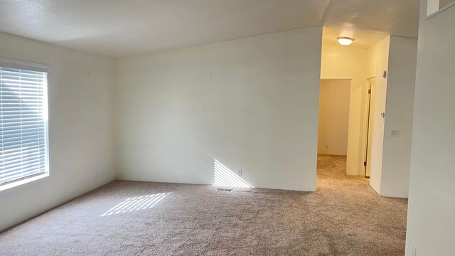 8401 Old Stage Road UNIT 27, Central Point, OR 97502