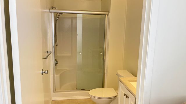 8401 Old Stage Road UNIT 27, Central Point, OR 97502