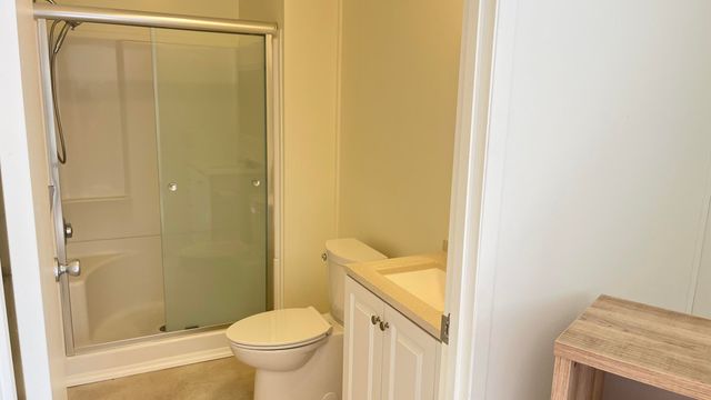 8401 Old Stage Road UNIT 27, Central Point, OR 97502