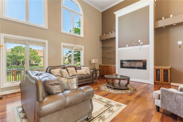 13 Southall LNDG, Hampton, VA 23664