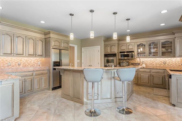 13 Southall LNDG, Hampton, VA 23664