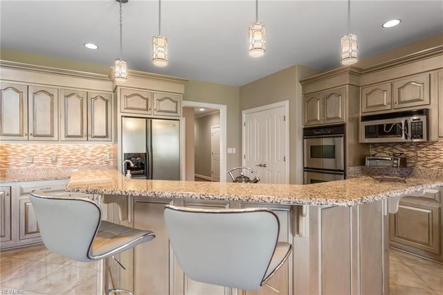 13 Southall LNDG, Hampton, VA 23664