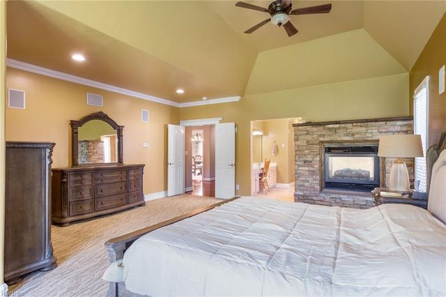 13 Southall LNDG, Hampton, VA 23664