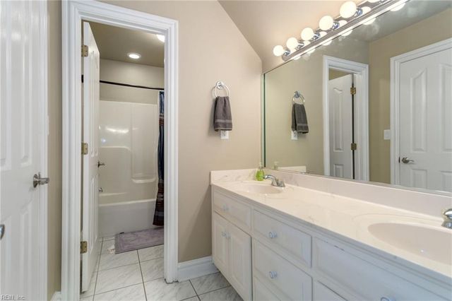 13 Southall LNDG, Hampton, VA 23664