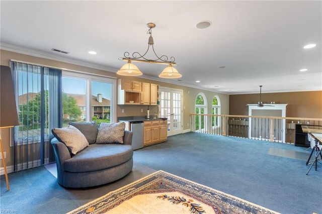 13 Southall LNDG, Hampton, VA 23664