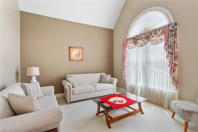 13 Southall LNDG, Hampton, VA 23664