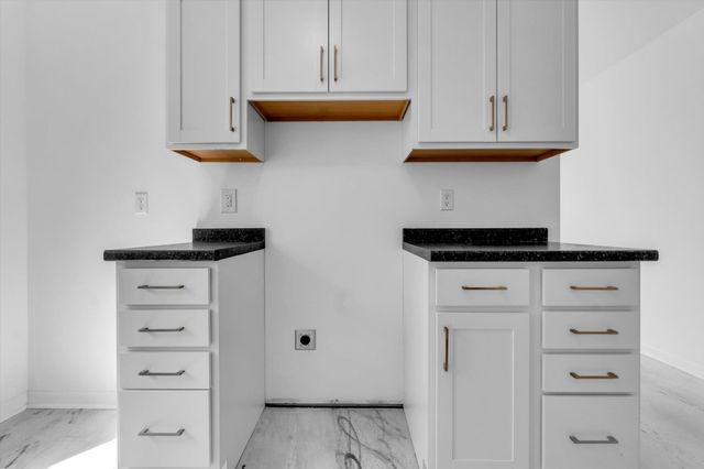 1704 OAKWOOD ST, Memphis, TN 38108