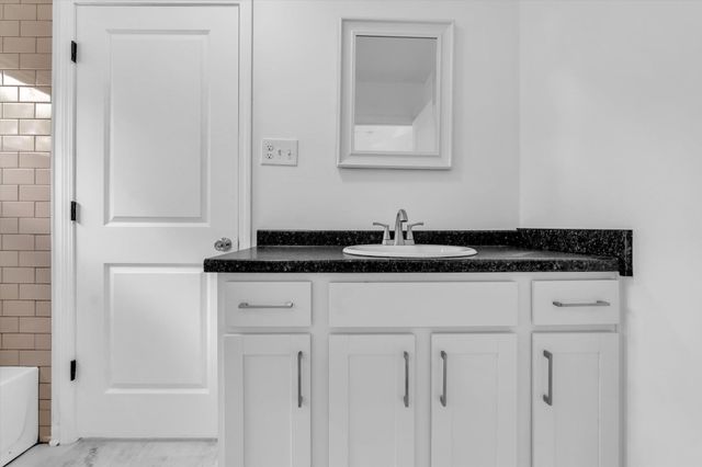 1704 OAKWOOD ST, Memphis, TN 38108