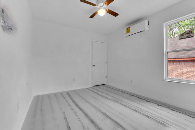 1704 OAKWOOD ST, Memphis, TN 38108