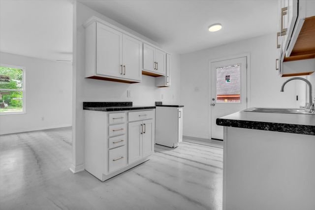 1704 OAKWOOD ST, Memphis, TN 38108