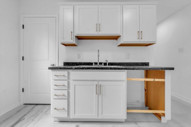 1704 OAKWOOD ST, Memphis, TN 38108